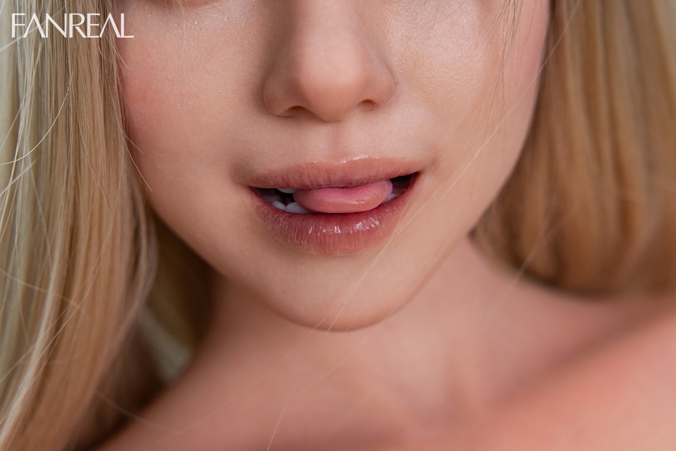 Maria (FANREAL F cup Full Silicone Torso-Size Ultra Realistic 109CM)